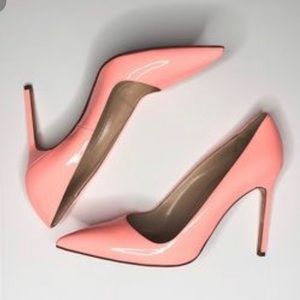 Manolo Blahnik pointed toe heels